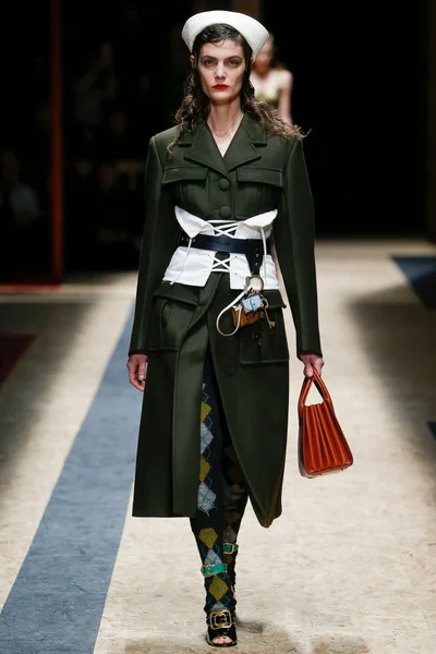 Look 6